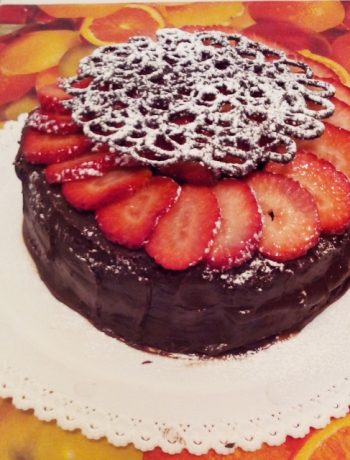 torta al cioccolato e fragole