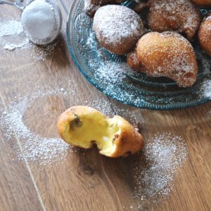 frittelle di carnevale con uvetta